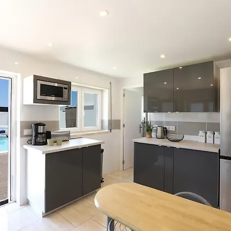 T3-house Of The Palm Tree